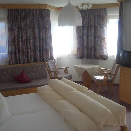 Lägenhetshotell Garni Am Johannesbrunnen 4*
