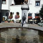 Aparthotel Garni Am Johannesbrunnen 4*