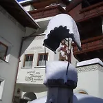 Aparthotel Garni Am Johannesbrunnen 4*