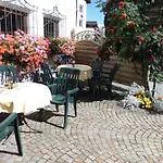 Garni Am Johannesbrunnen Aparthotel Fiss