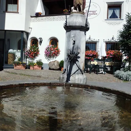 Aparthotel Garni Am Johannesbrunnen 4*