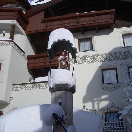 Aparthotel Garni Am Johannesbrunnen 3*