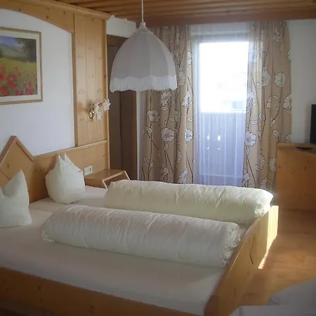 Apart Otel Garni Am Johannesbrunnen Fiss